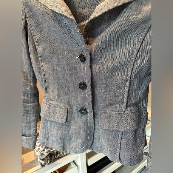 Armani Jeans Women's Elegant Gray Blazer - Picture 5 of 8
